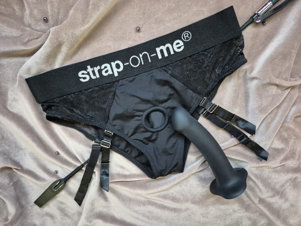 strap-on diva i dildo magnum